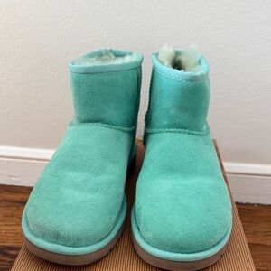 UGGS Classic Mini Size 5